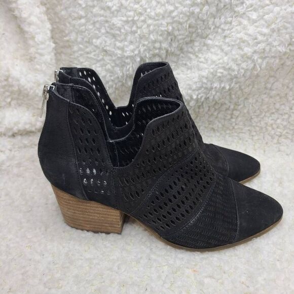 Vince Camuto Niranda Perforated Suede Leather Ankle Boots sz‎ 9.5 - Picture 1 of 8